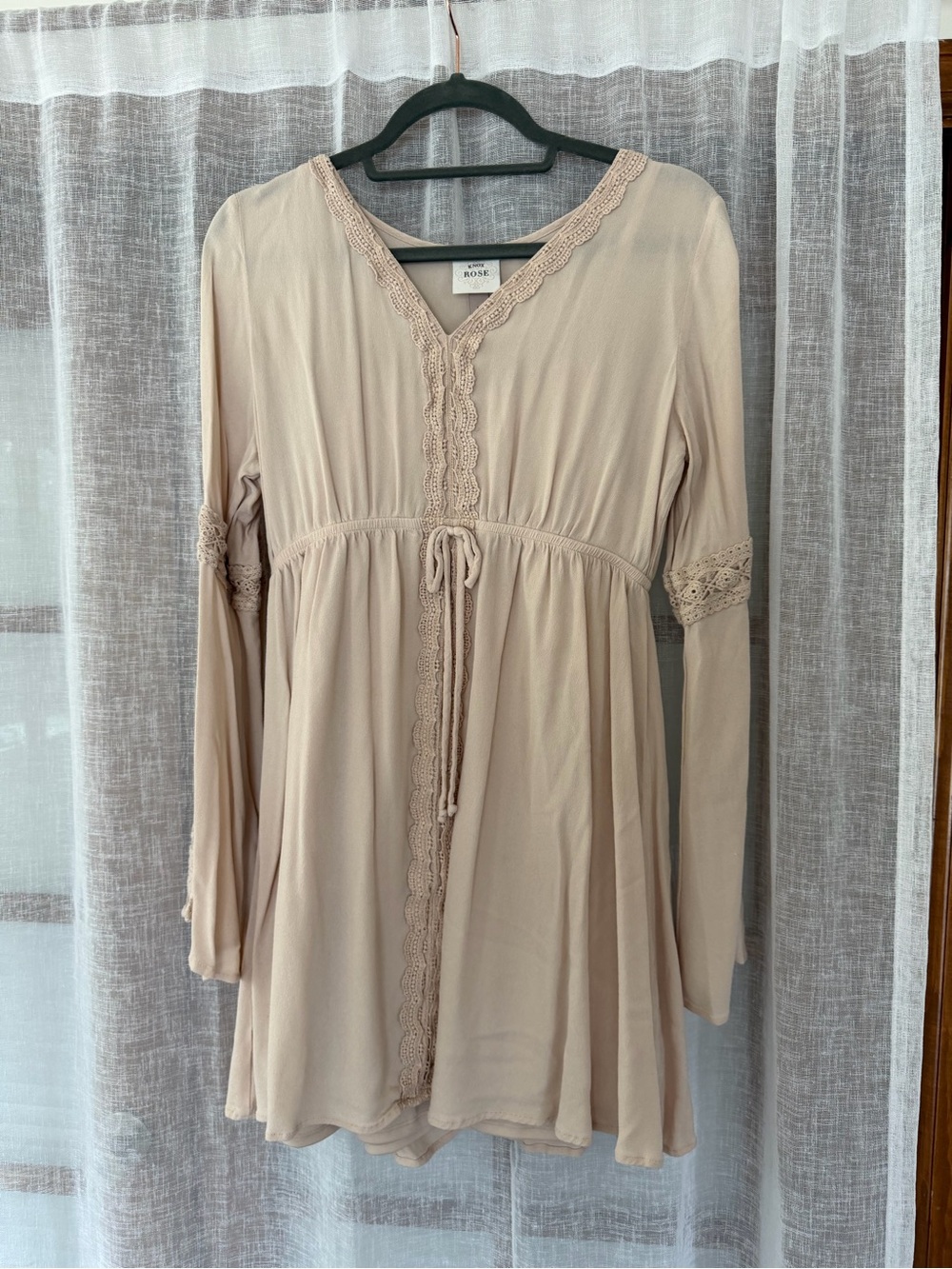 Knox Rose Beige Crochet-Trim V-Neck Top